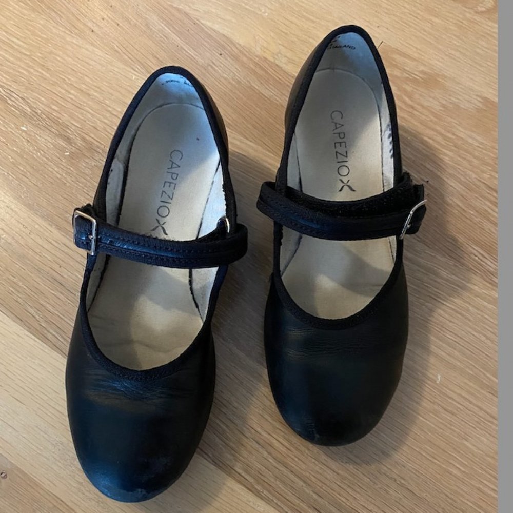 Girls Capezio Mary Jane Tap Shoes Size 1.5